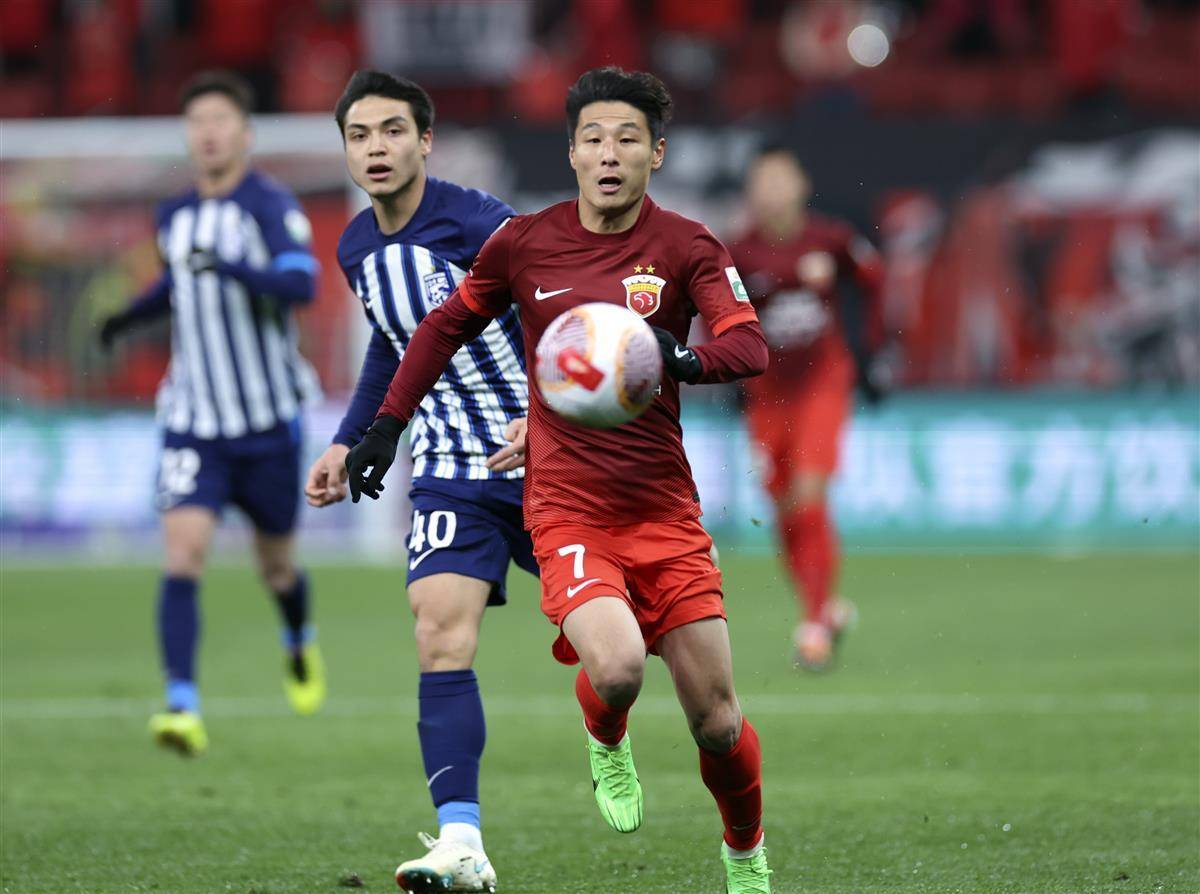 关于新赛季开幕战精彩纷呈，球队士气高昂的信息