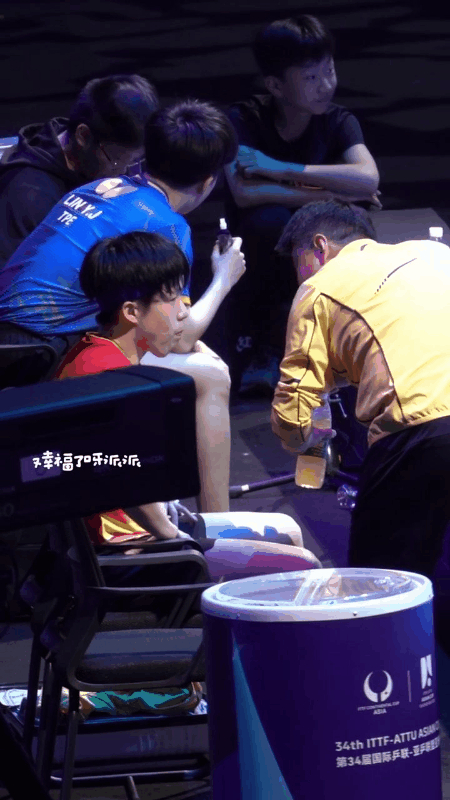 战术调整：教练下半场战术调整有效果