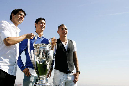 关于瑞士队客场大胜立陶宛,卡里姆-本泽马上演帽子戏法的信息 关于瑞士队客场大胜立陶宛,卡里姆-本泽马上演帽子戏法的信息