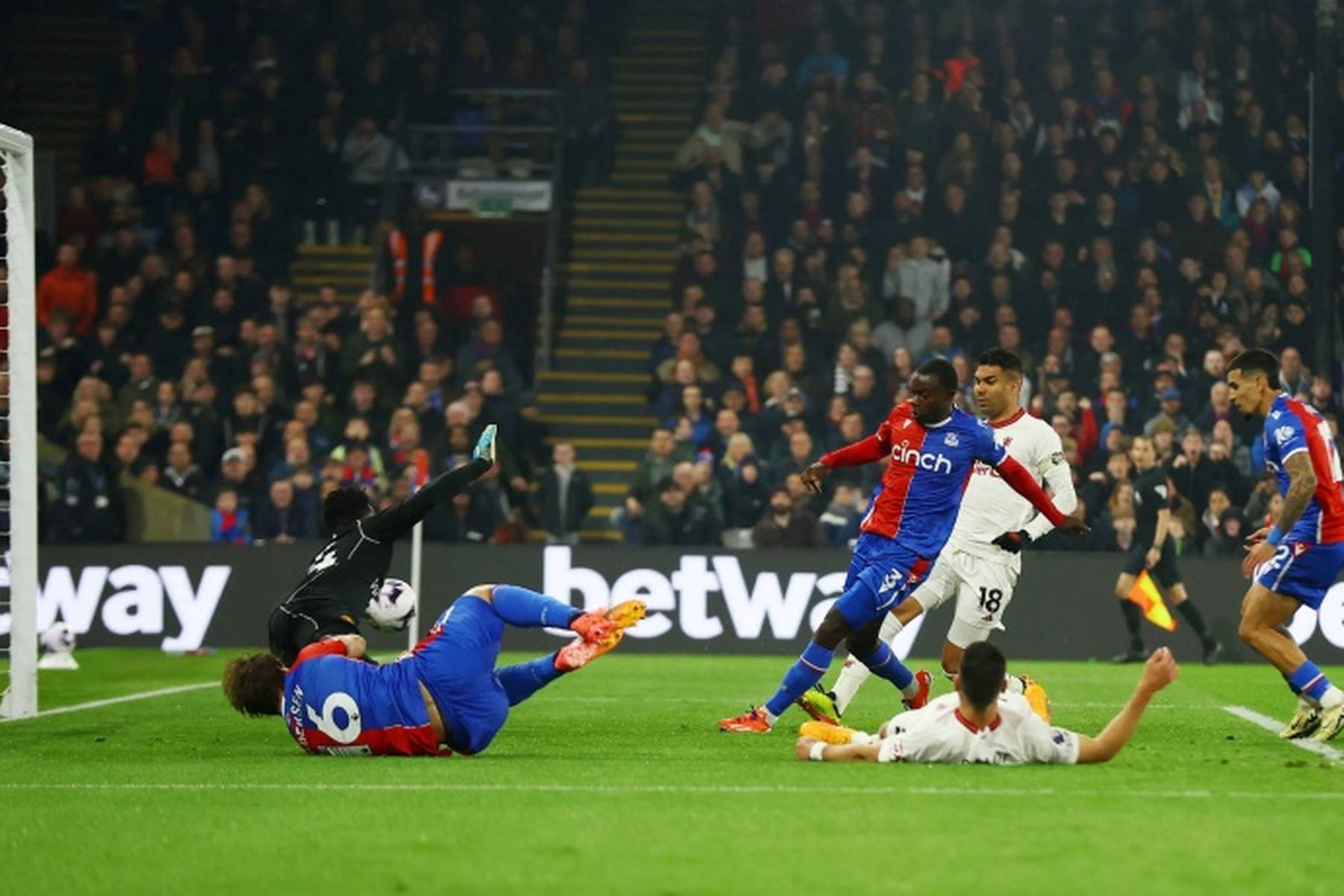 水晶宫客场逆转对手，豪取关键胜利的简单介绍