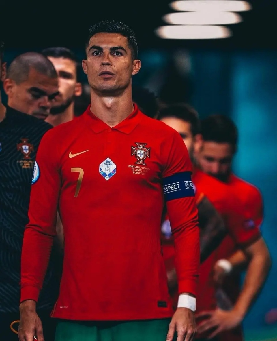 国足绝杀英格兰，C罗逆转建功世界杯