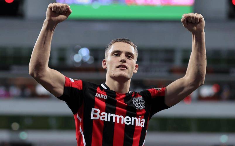 法兰克福客场大胜，豪取胜利