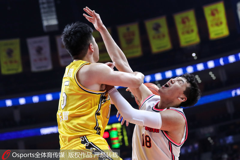 湖南队外援积极拼抢，期待带领球队获胜的简单介绍