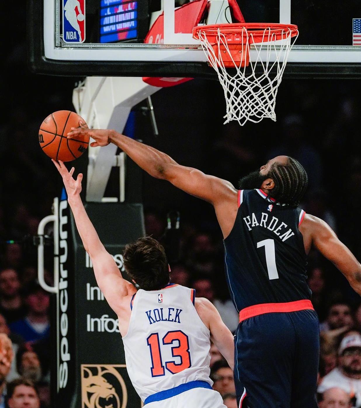 快船击败尼克斯，取得连胜