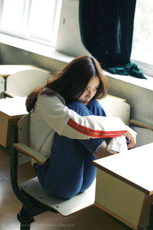 绿茵与硬木的殊途同归，德甲争冠战与76人硬仗的胜利哲学