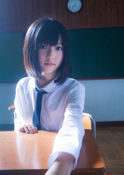 双城记，绿茵与硬木上的硬核叙事