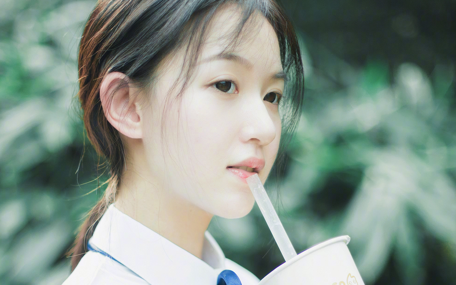 盾锋一体,富安健洋的无声统治,映照拜仁对曼联的体系碾压