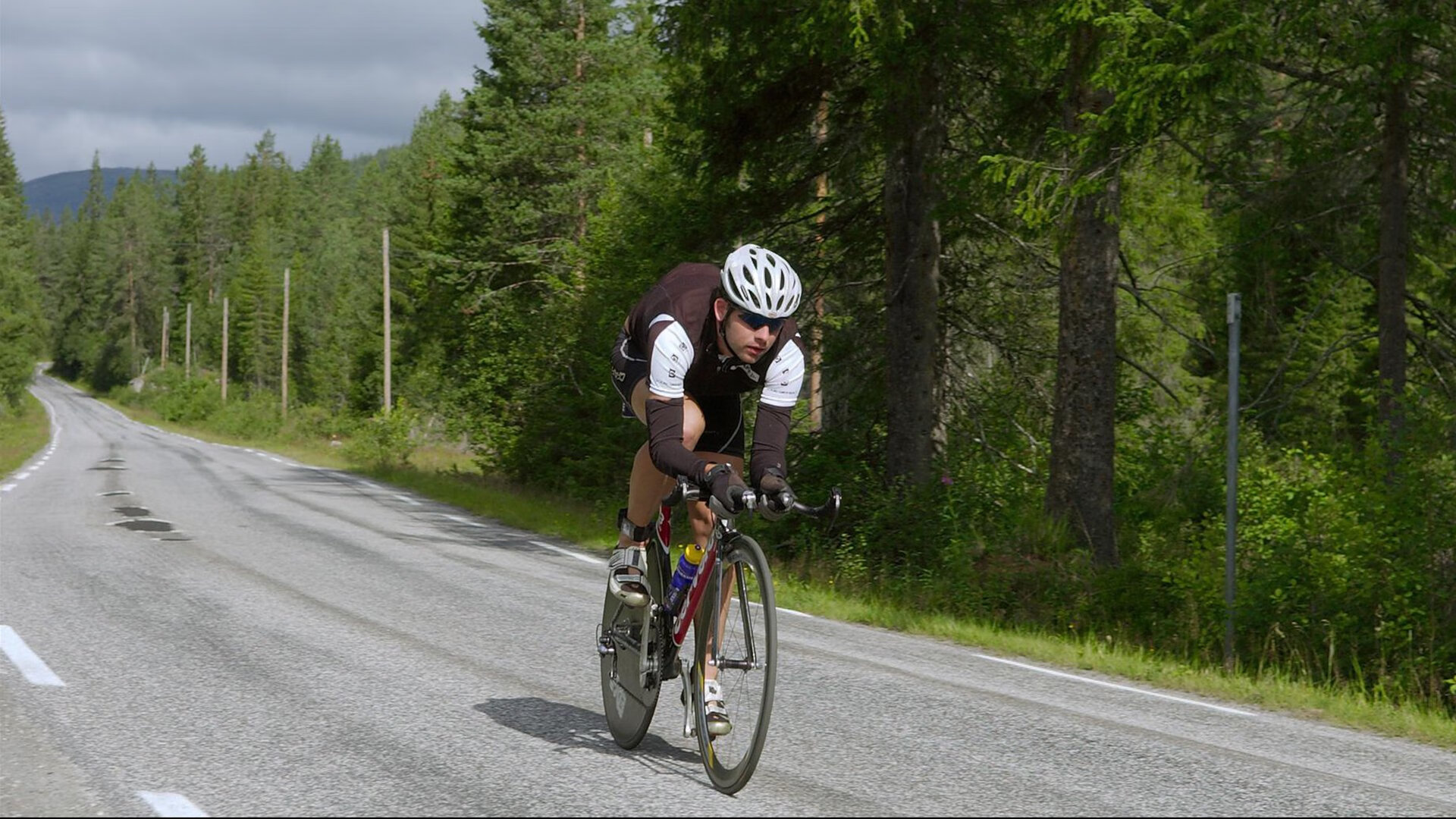 绿军关键球如杜兰特附体,团队协作力擒公牛