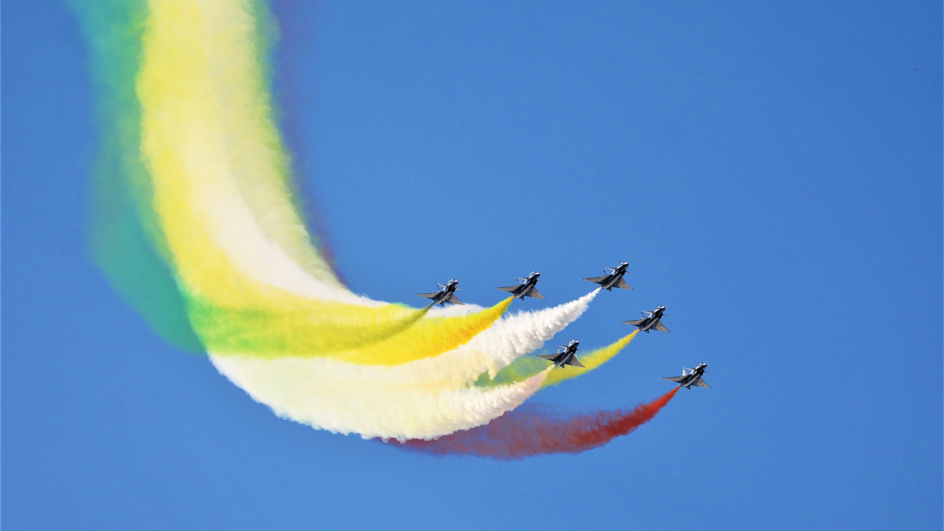 蒂亚戈完美发挥引领胜利，几内亚钢铁防守零封那不勒斯